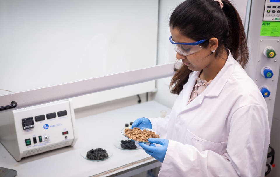 Pictured: Sustainable manufacturing research being undertaken at the UKRI Interdisciplinary Centre for Circular Chemical Economy at Loughborough University. 