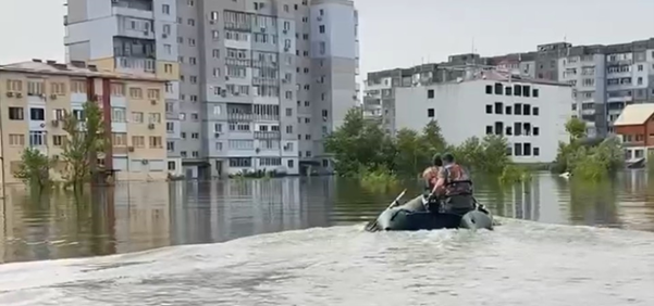 Flooding caused by the destruction of part of the Kakhovka dam