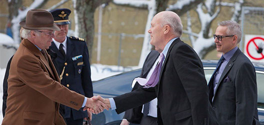 photo of Professor John Anderson meeting King Carl XVI Gustaf 