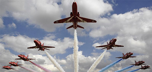 photo of red arrows taking off 