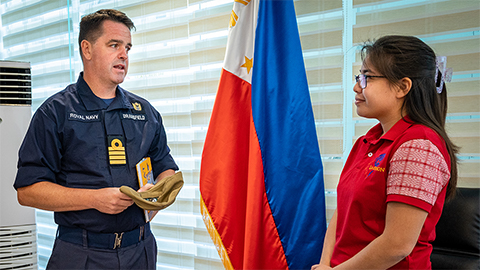 Capt Joe Dransfield chats with the Governor of the Province of La Union