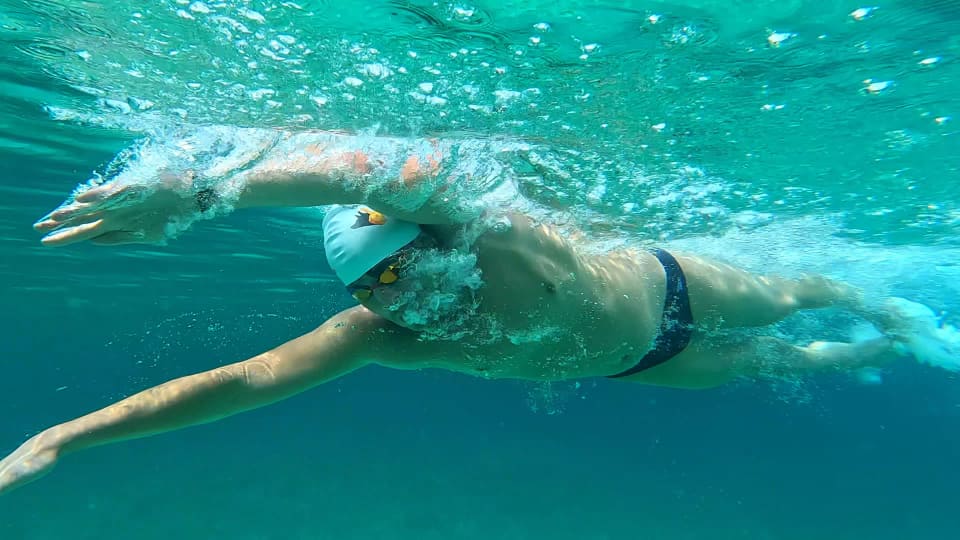 Andy Donaldson swimming underwater