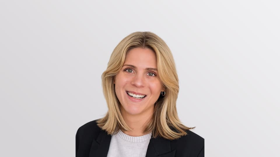 Dr Carly Perry