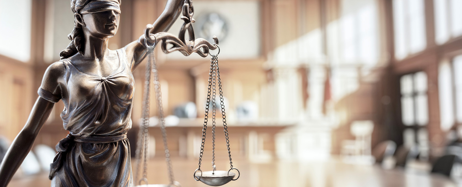 lady justice law statue