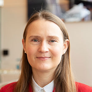 Headshot of IAS Residential Fellow Professor Helen Peterson