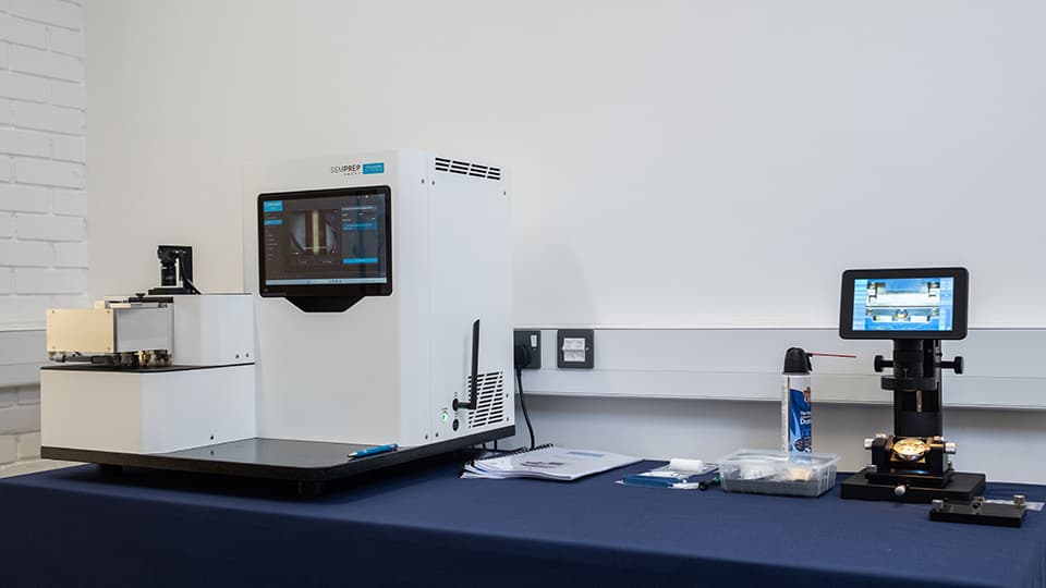 A broad ion beam milling system
