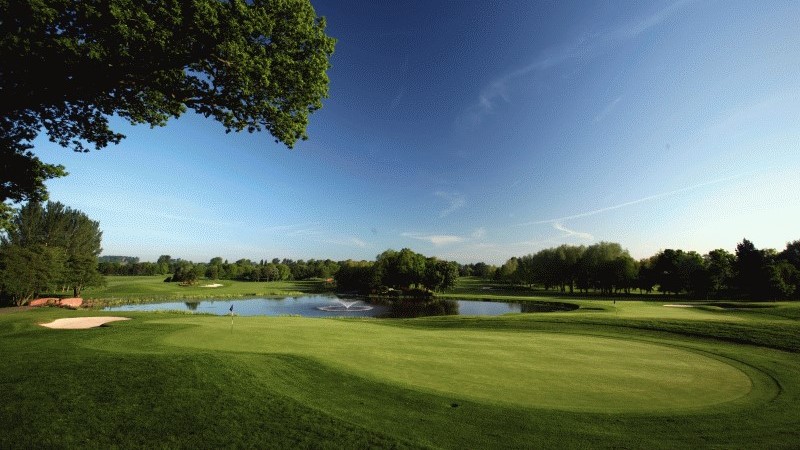 The 18th green of the Brabazon course on a beautiful day