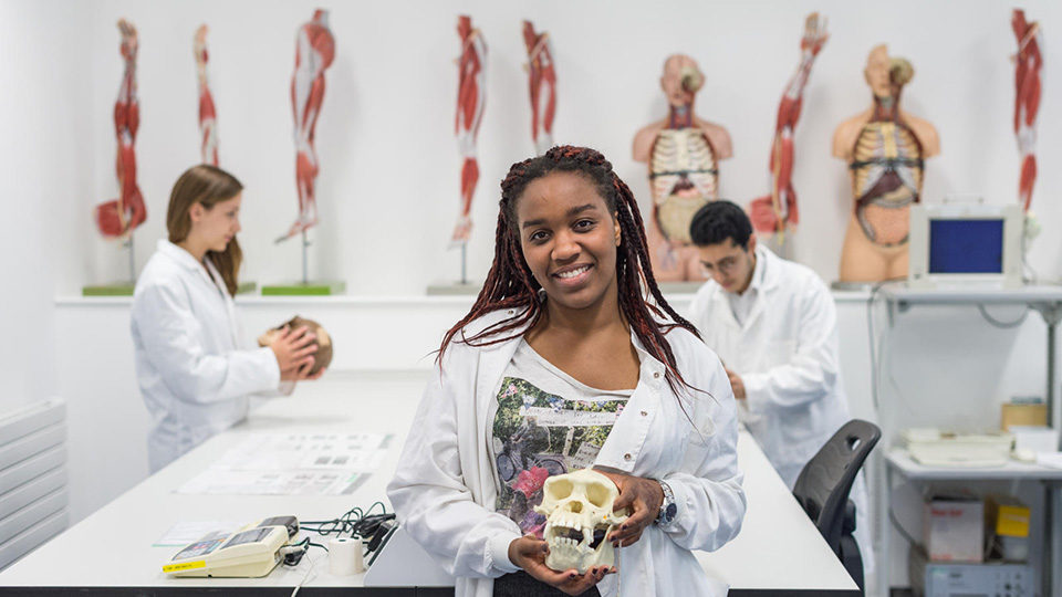 Human Biology student in the anatomy lab