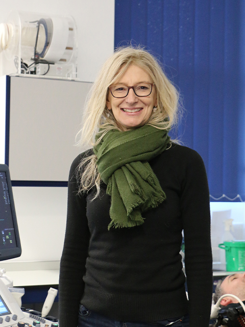 emma o donnell in the lab with ultrasound volunteer