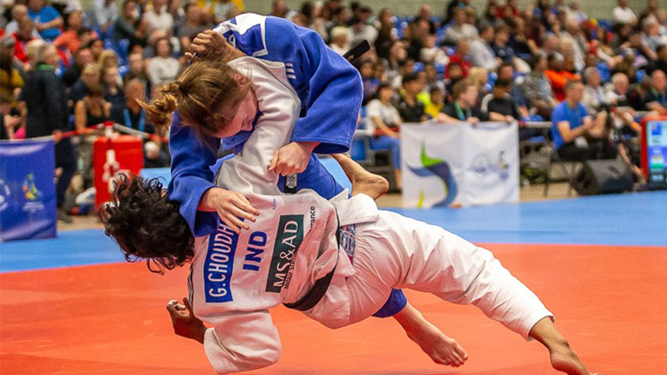 Second-year Human Biology student, Annie Boby, has won silver in both Junior and Senior categories at the Commonwealth Judo Championships in Walsall. 