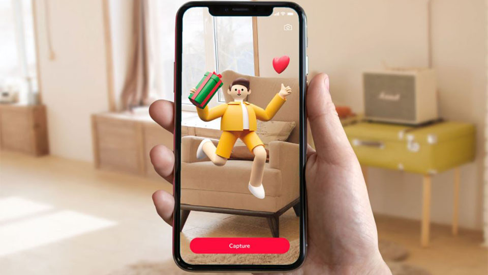 Maamo, an AR packaging service for couples in long-distance relationships by Minji Kim