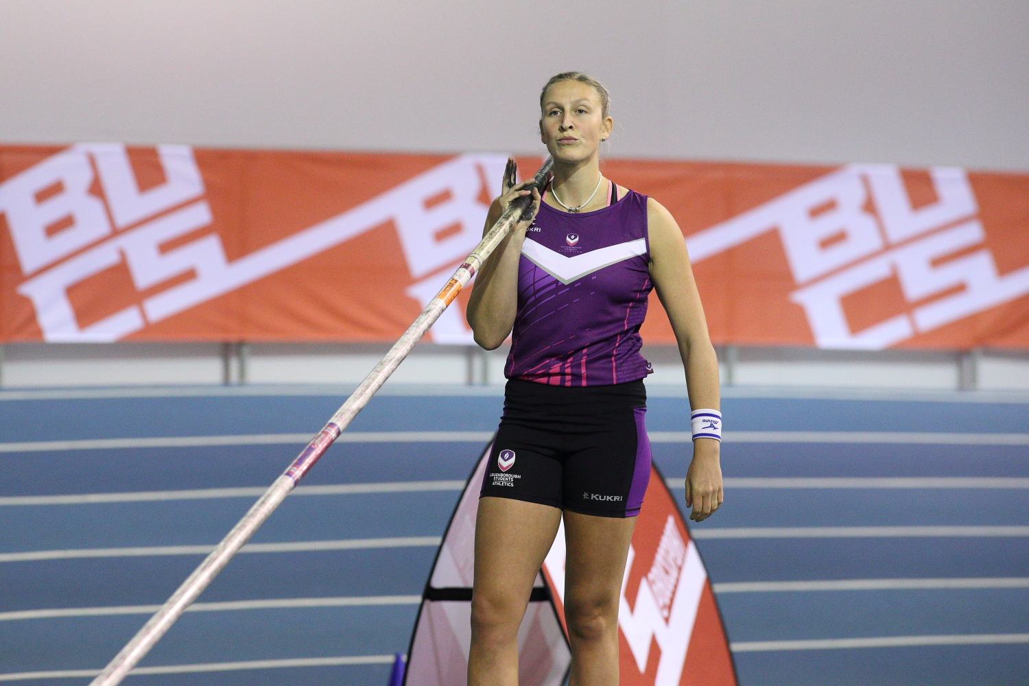 Holly Bradshaw performs at a Pole Vault competition 