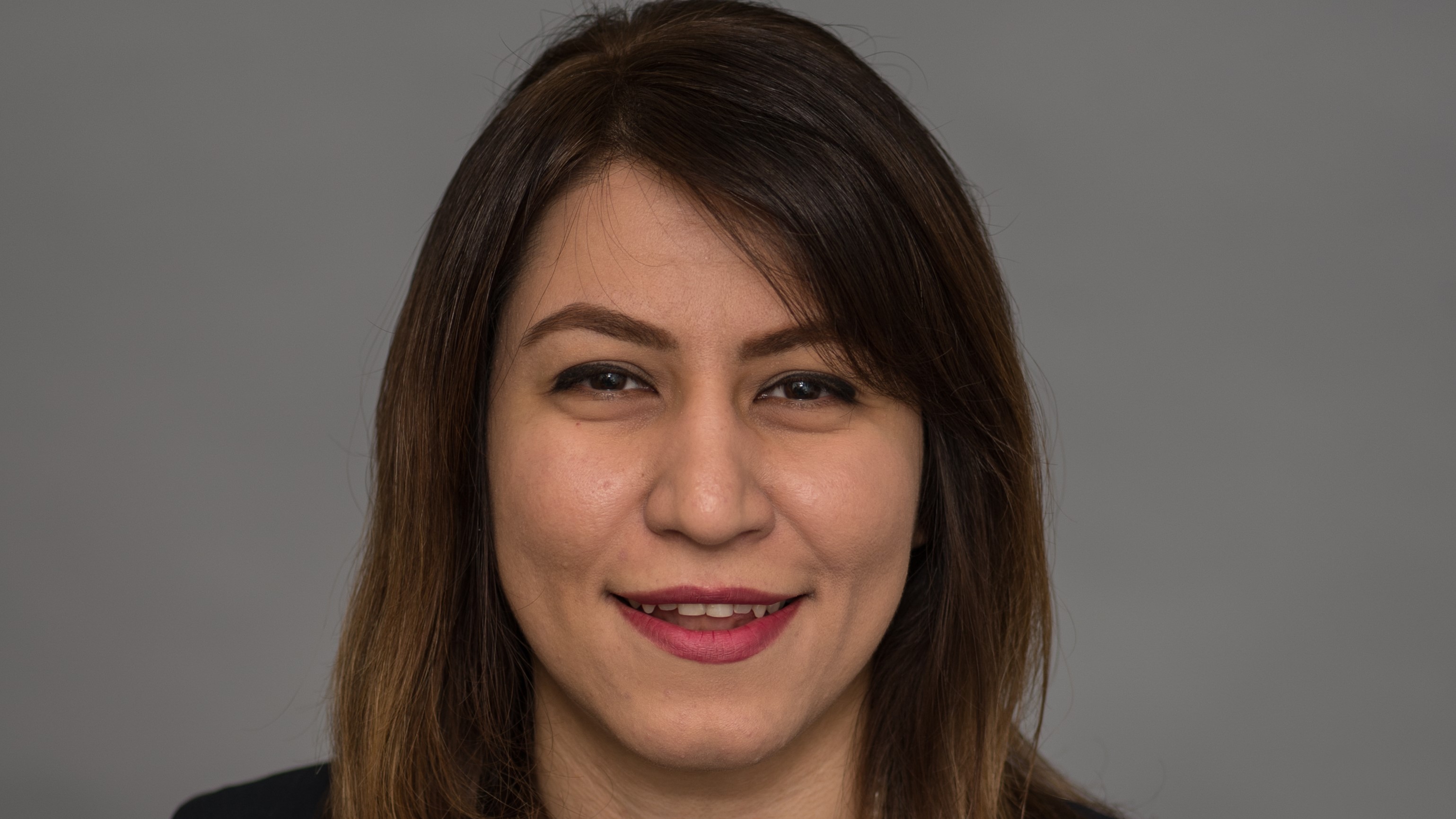 Headshot of Dr Mahsa Derakhshani