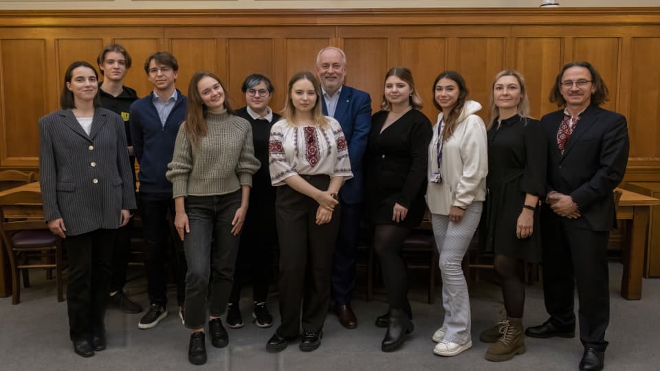 A group of students stood with the Vice Chancellor.