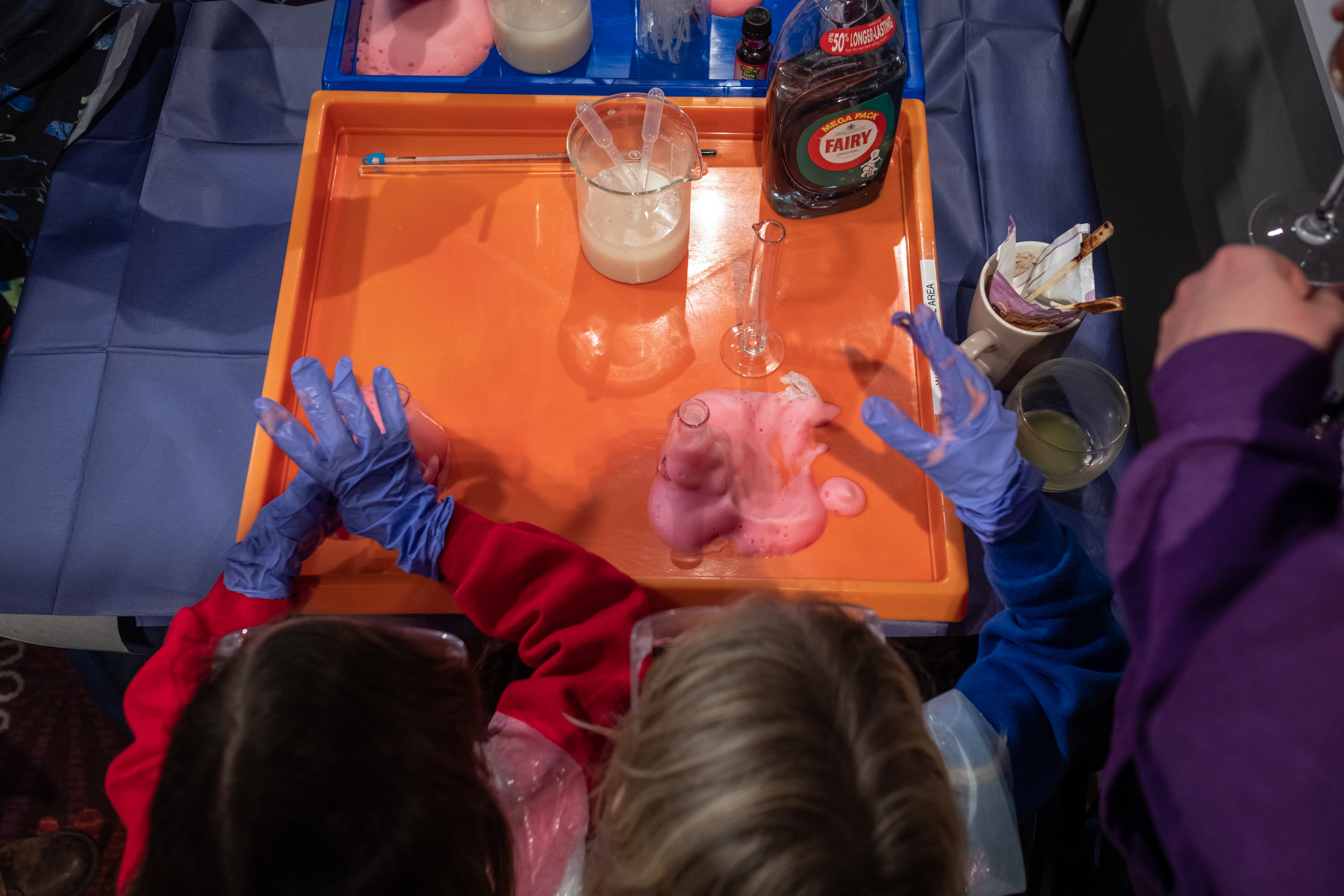 Science experiment - glass jars with foam