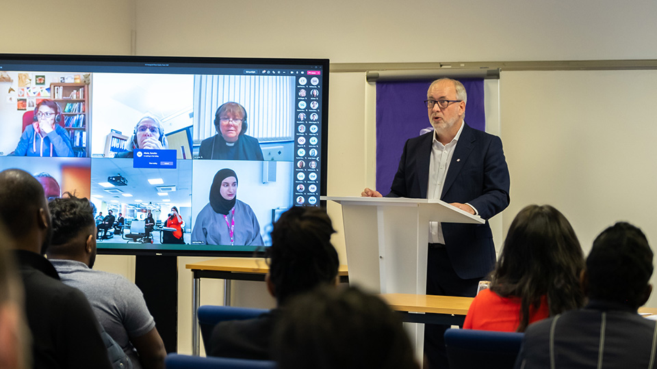 Photo of the Vice Chancellor Professor Nick Jennings speaking to the audience